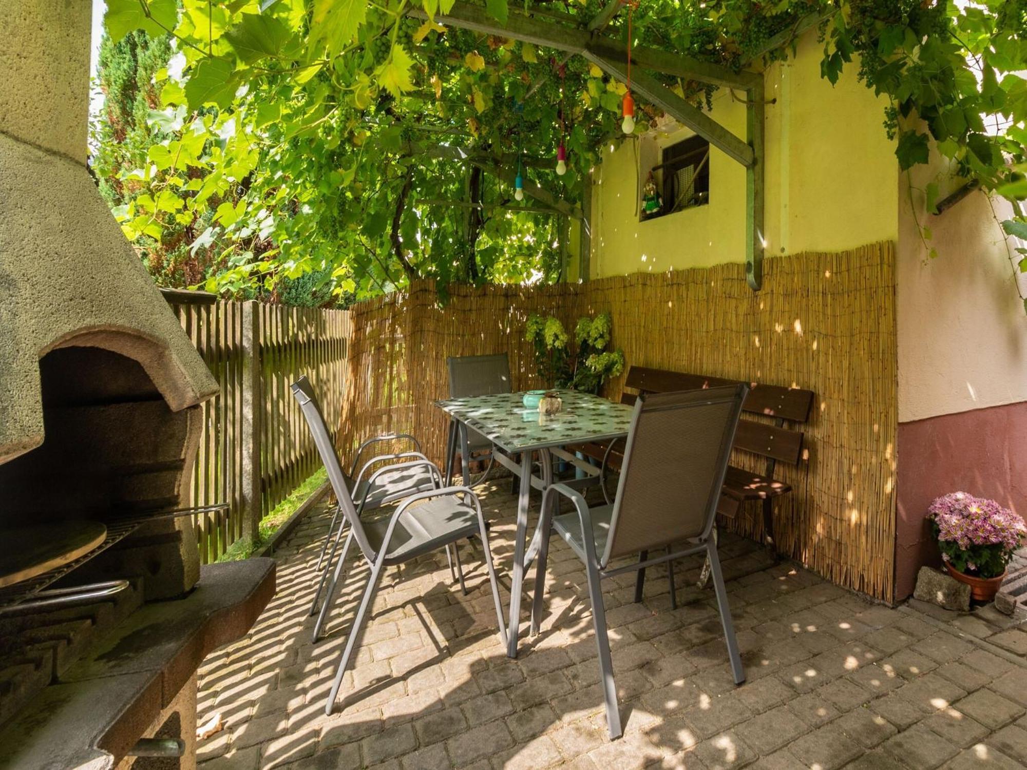 Modern Apartment In Sebnitz With A Terrace In Sebnitz Exteriör bild
